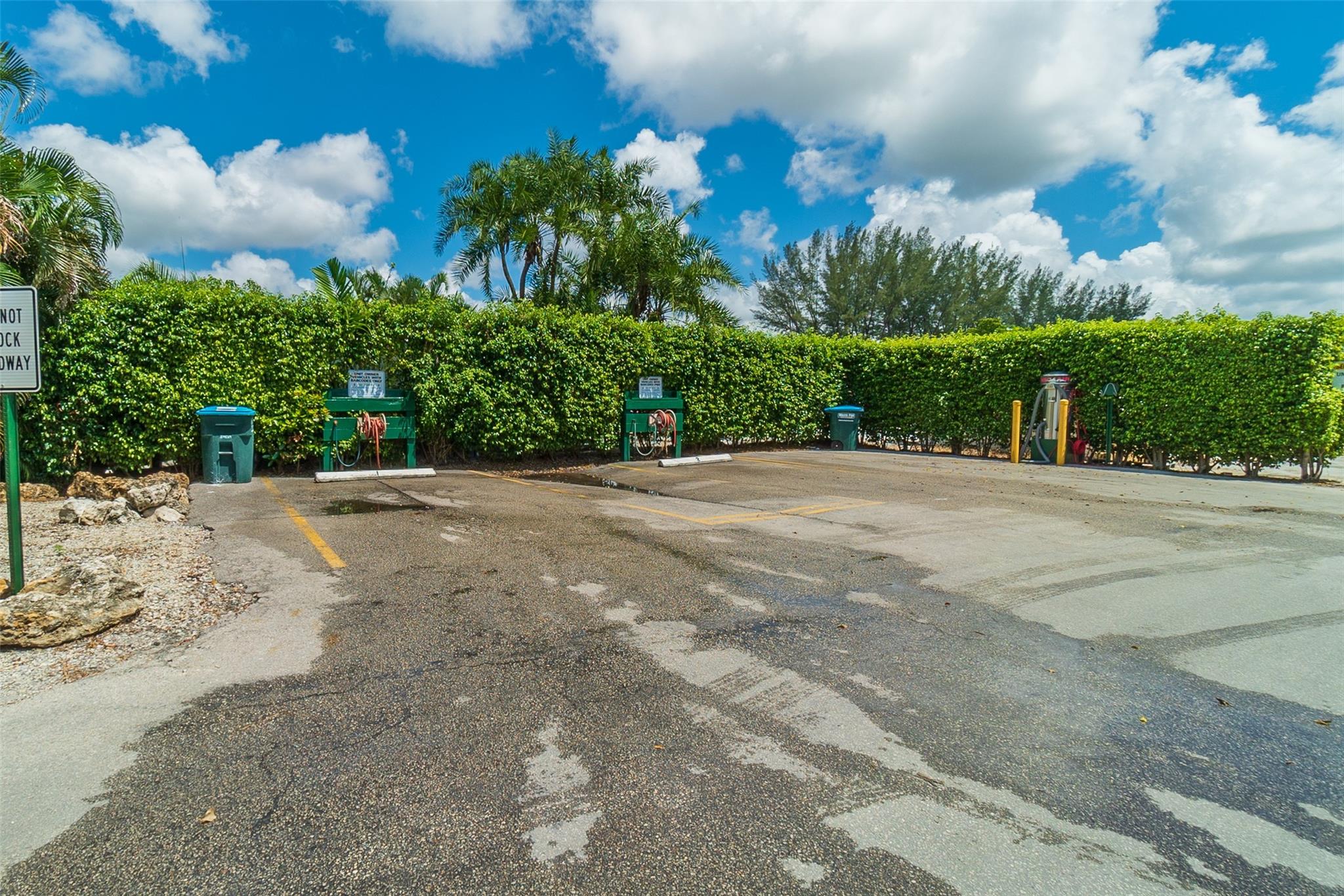 Hollybrook Golf & Tennis - Residential Lease