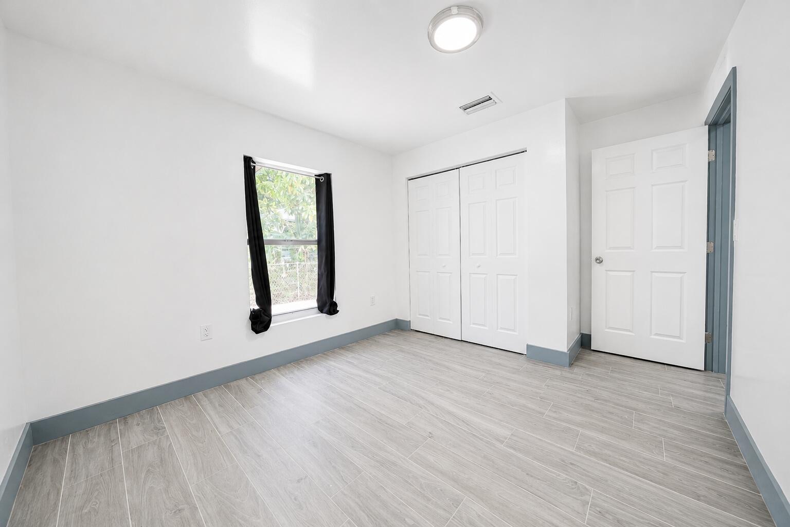 BULLARDS - Residential
