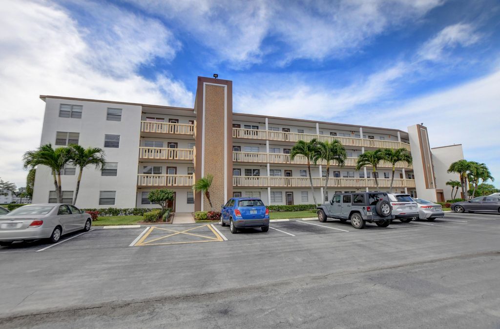 Photo of 2066 Guildford D #2066, Boca Raton, FL 33434 (MLS # R10941293)