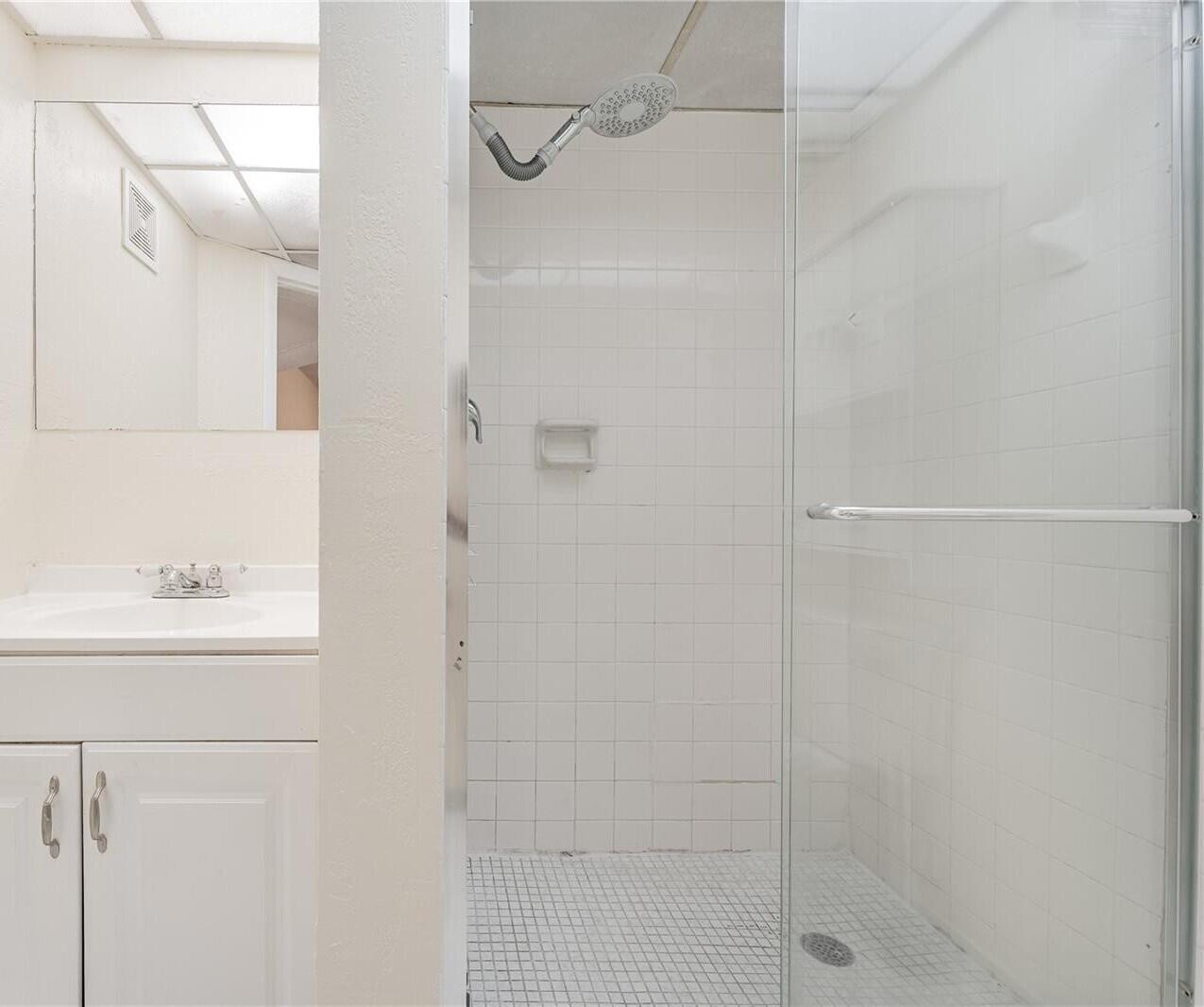 VERSAILLES GARDENS CONDO - Residential Lease