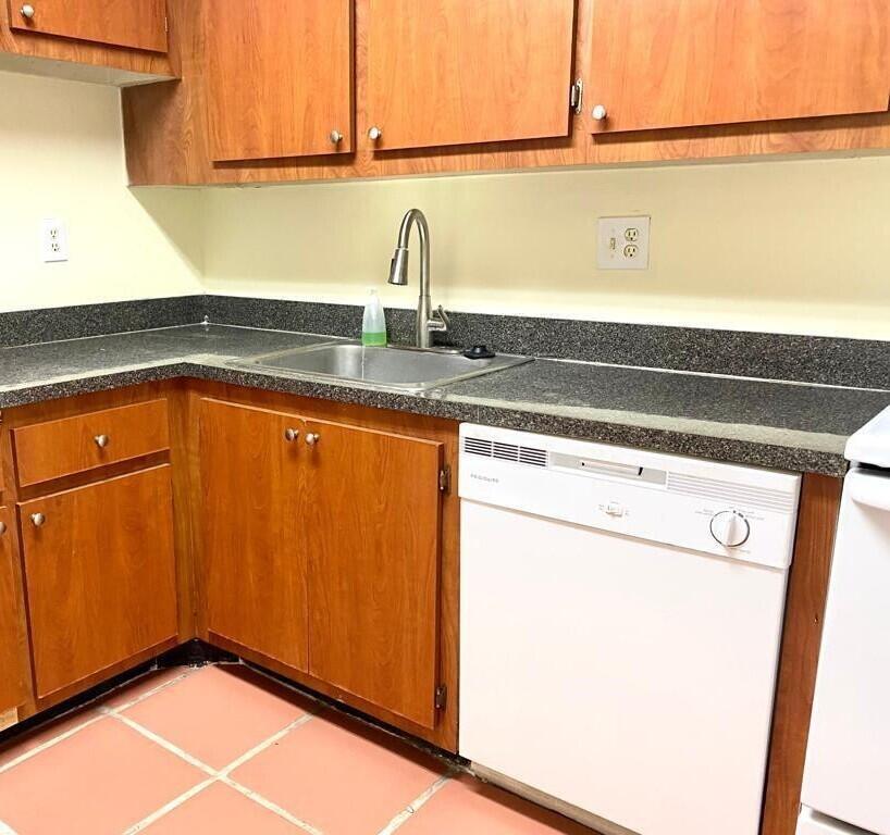 VERSAILLES GARDENS CONDO - Residential Lease