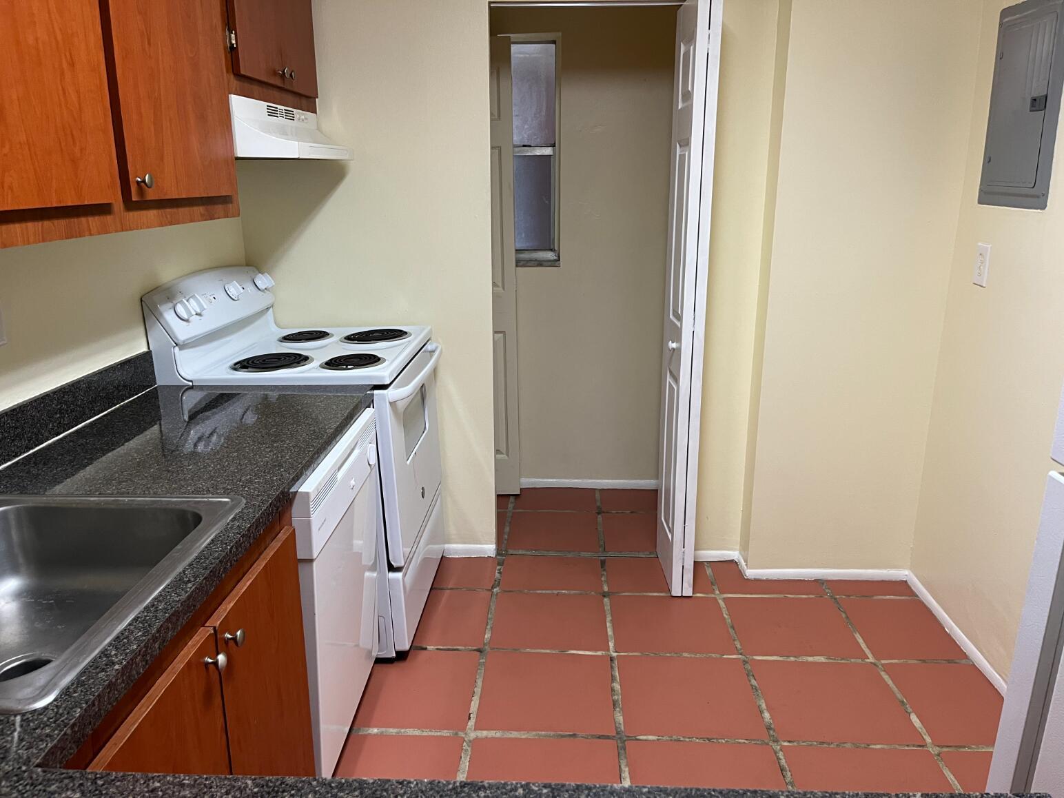 VERSAILLES GARDENS CONDO - Residential Lease