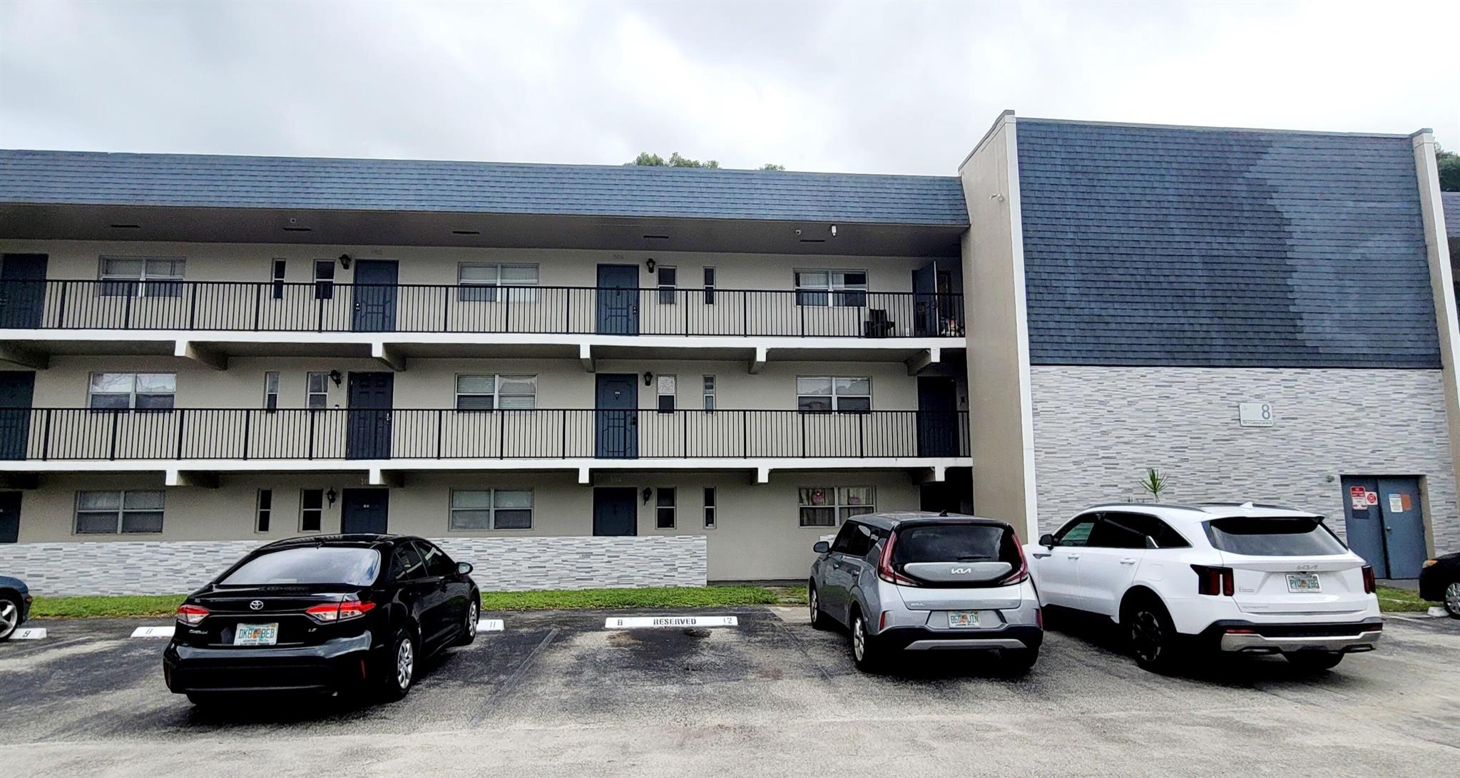 VERSAILLES GARDENS CONDO - Residential Lease