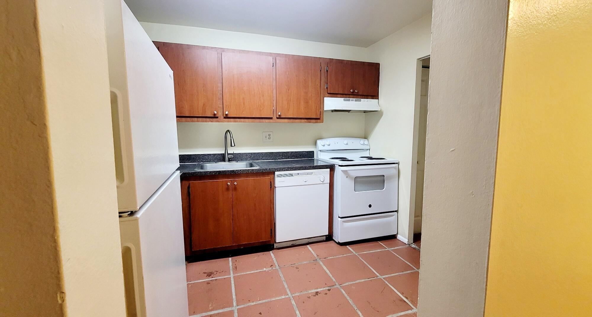 VERSAILLES GARDENS CONDO - Residential Lease