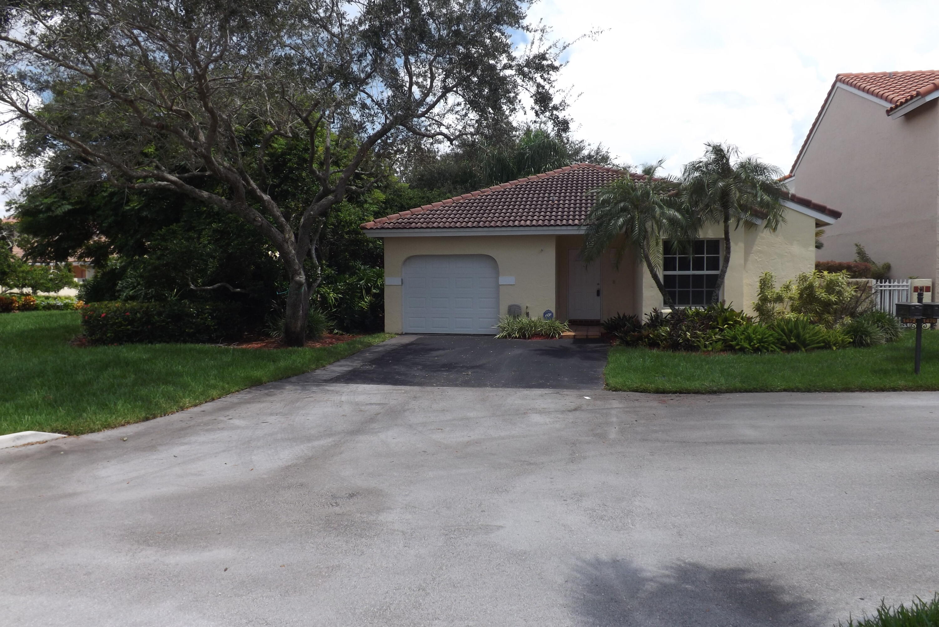 COUNTRY ISLES GARDEN HOMES - Residential