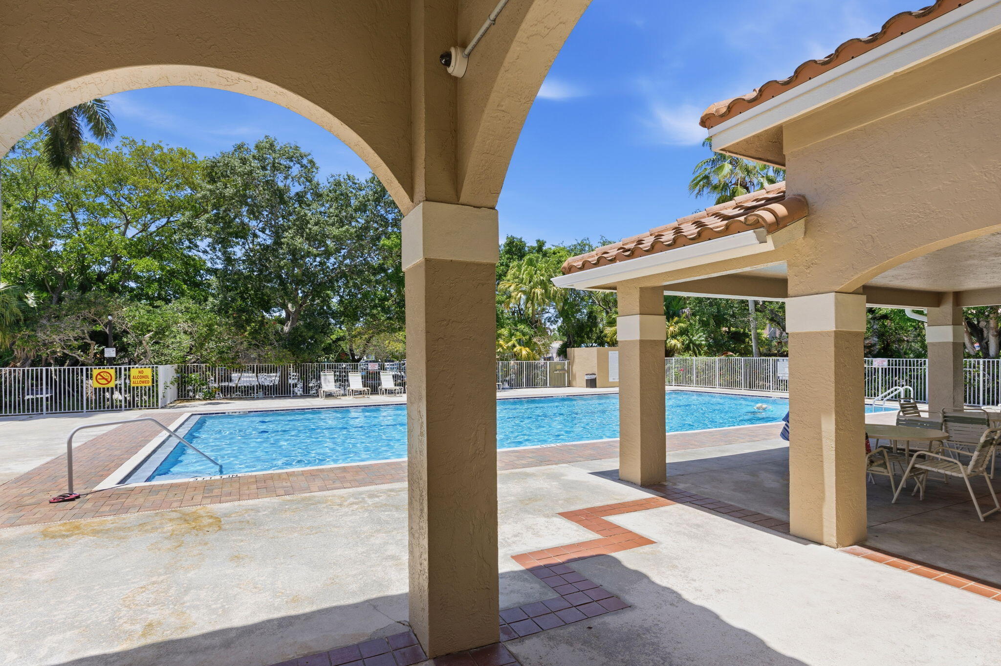COUNTRY ISLES GARDEN HOMES - Residential