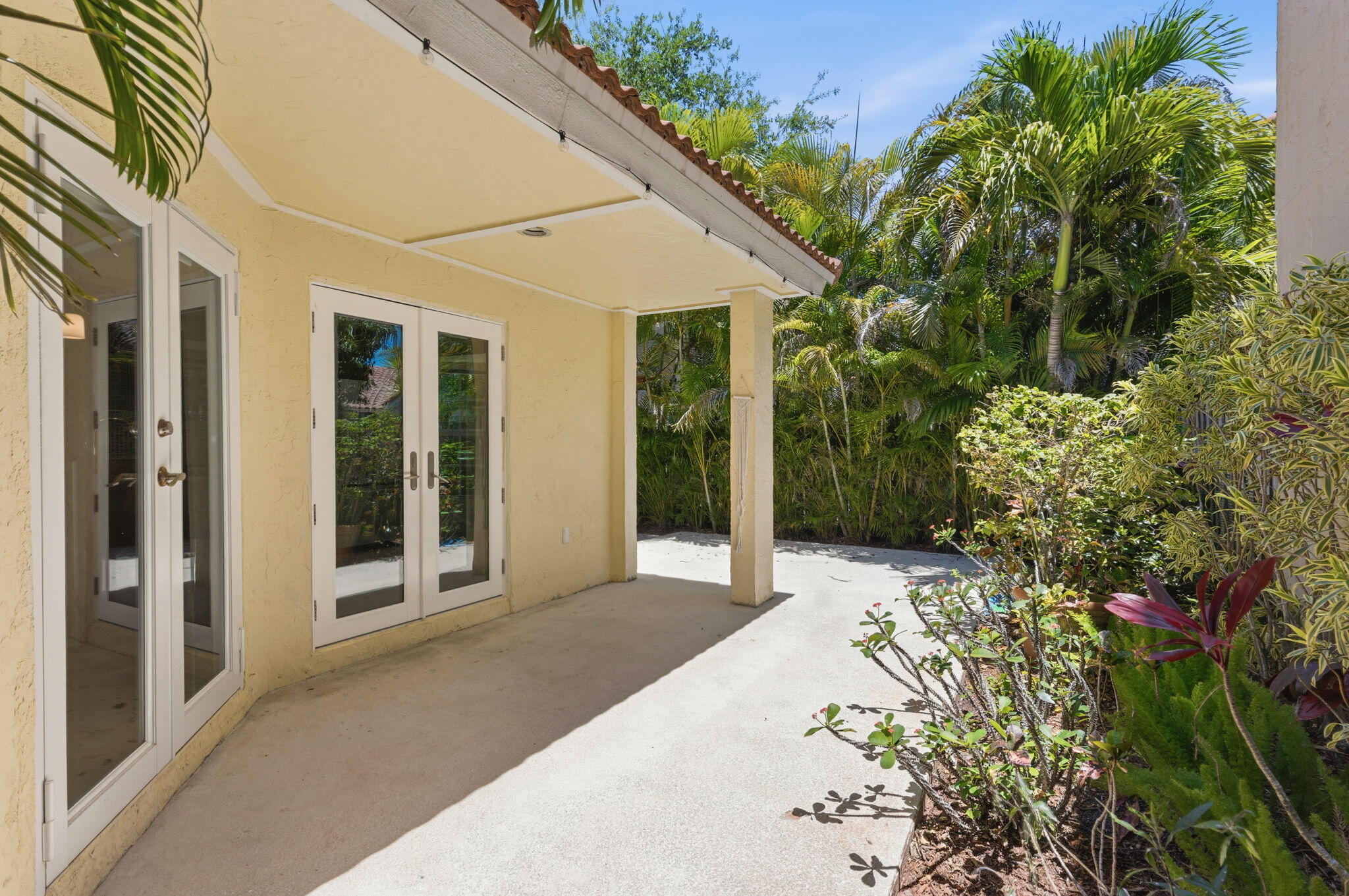 COUNTRY ISLES GARDEN HOMES - Residential