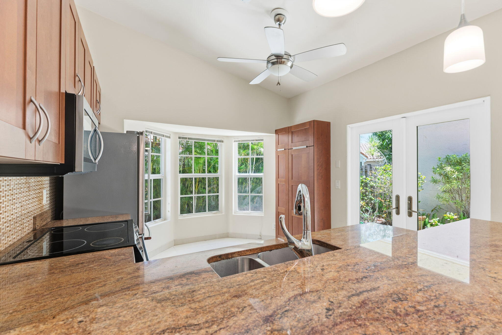 COUNTRY ISLES GARDEN HOMES - Residential