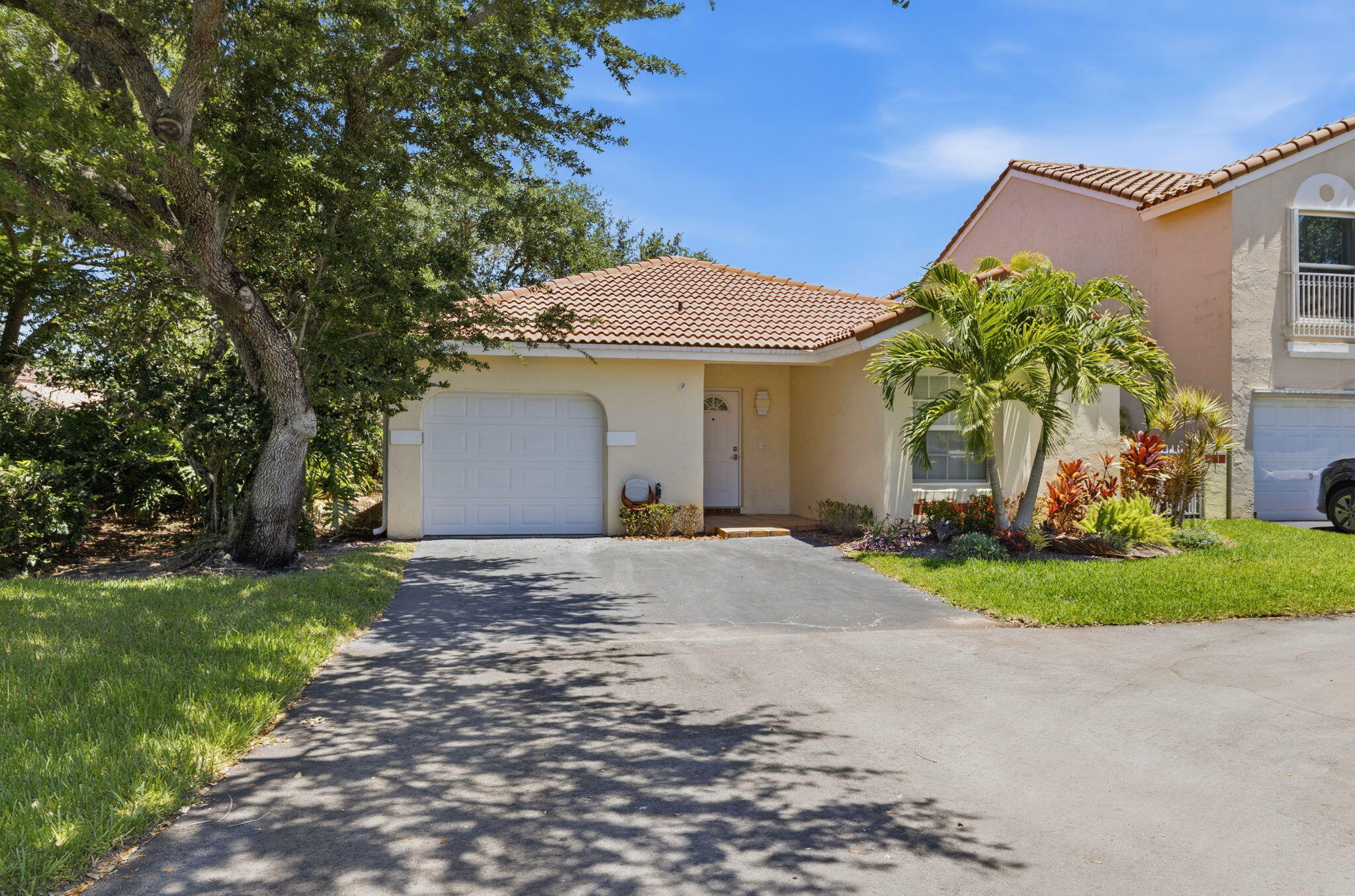 COUNTRY ISLES GARDEN HOMES - Residential