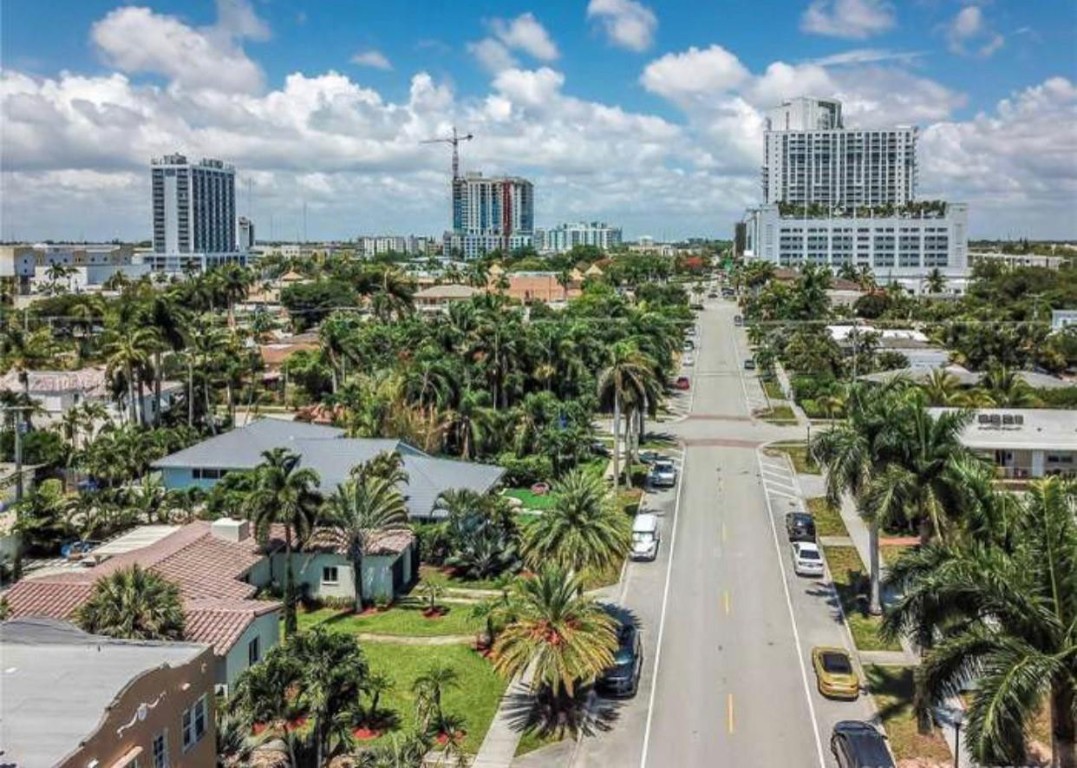 Hollywood 1-21 B - Residential