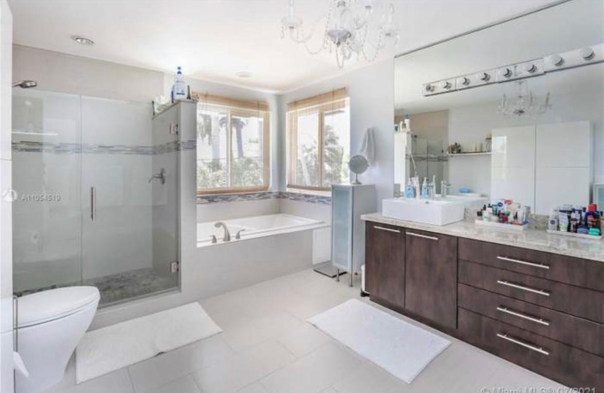 Hollywood 1-21 B - Residential