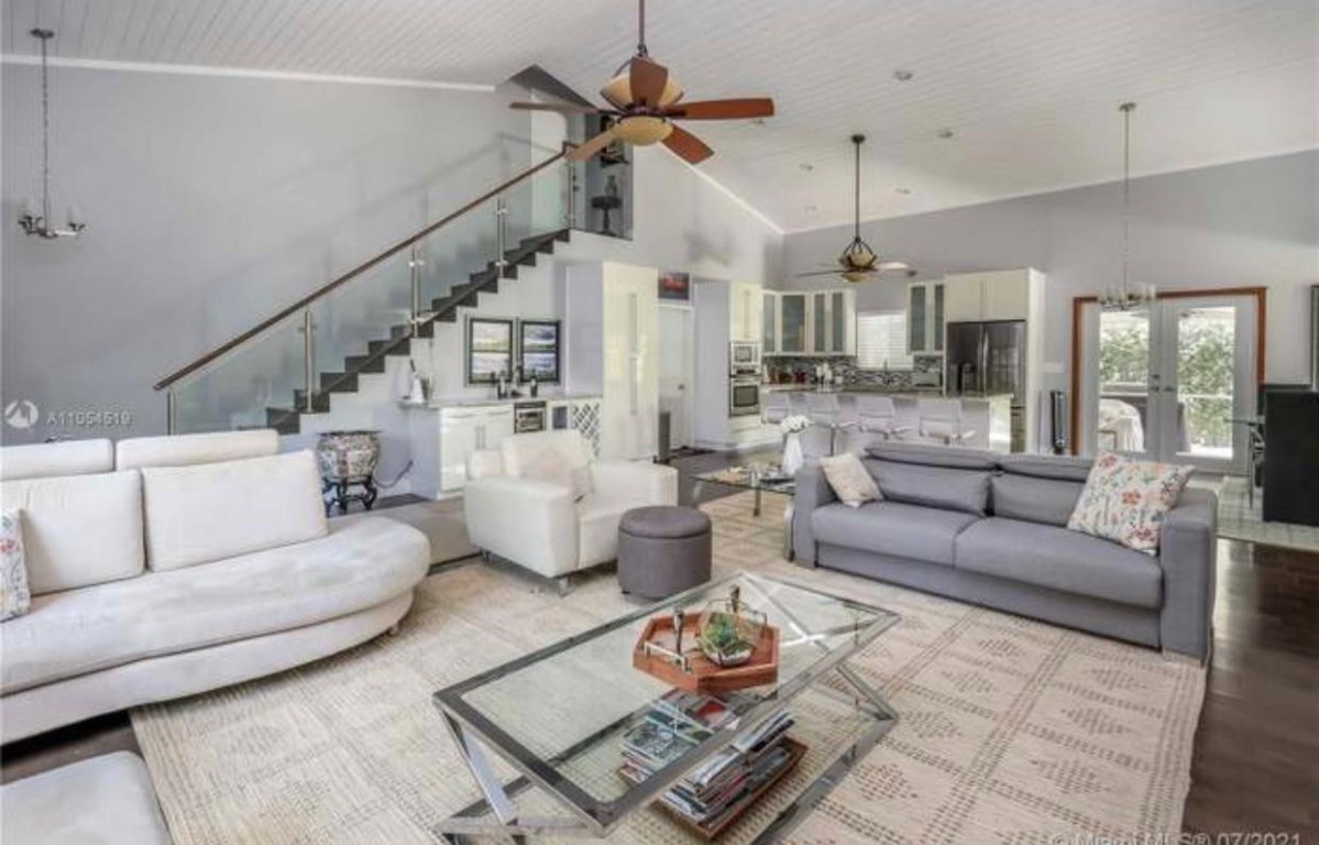 Hollywood 1-21 B - Residential