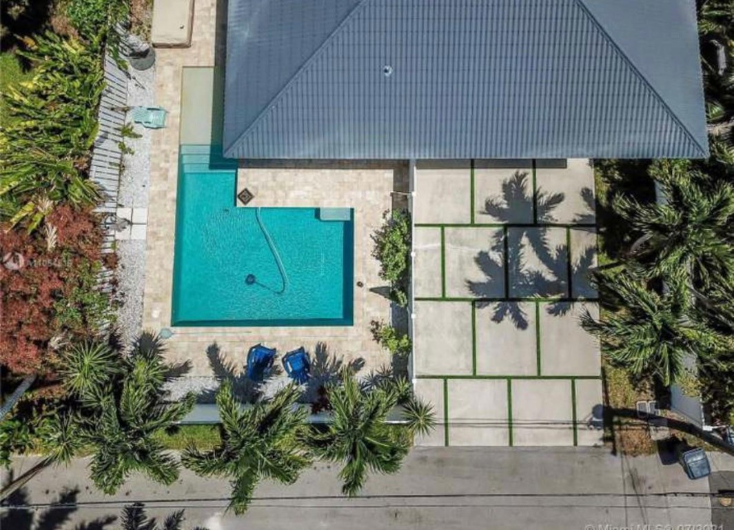 Hollywood 1-21 B - Residential