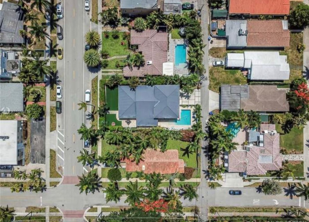 Hollywood 1-21 B - Residential