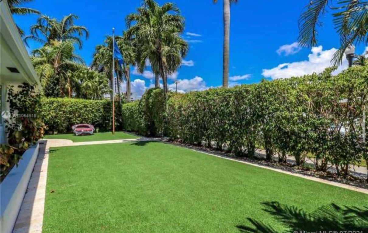 Hollywood 1-21 B - Residential