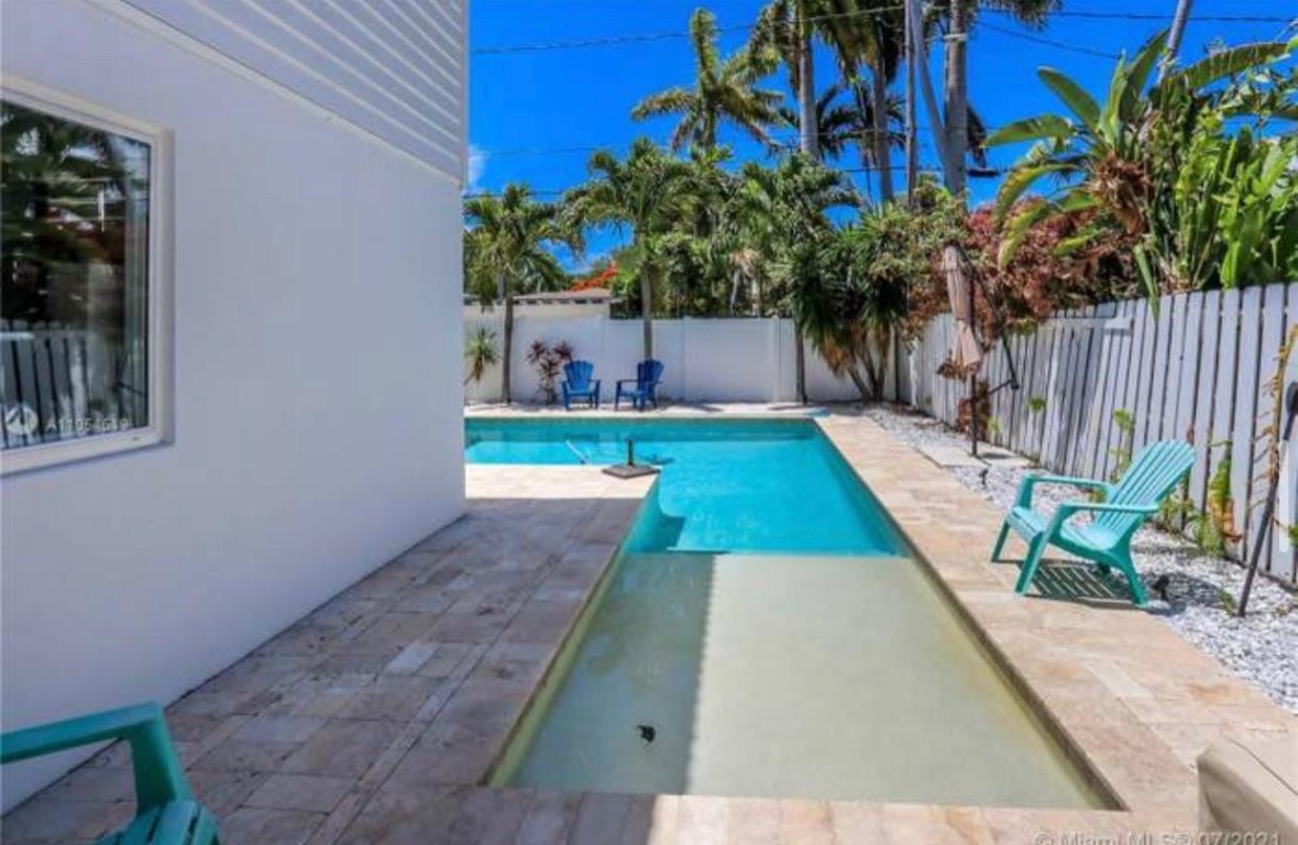 Hollywood 1-21 B - Residential