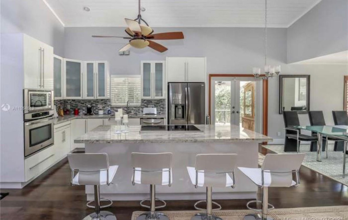 Hollywood 1-21 B - Residential