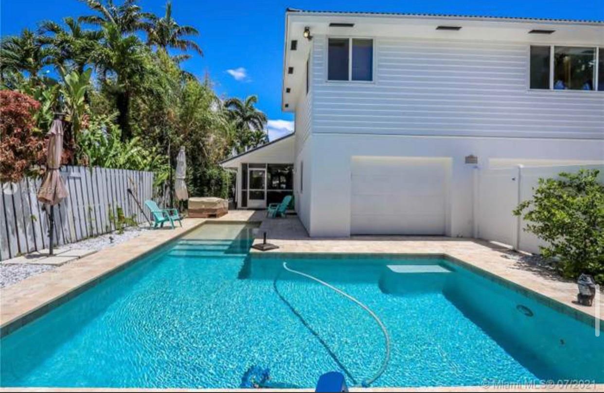 Hollywood 1-21 B - Residential