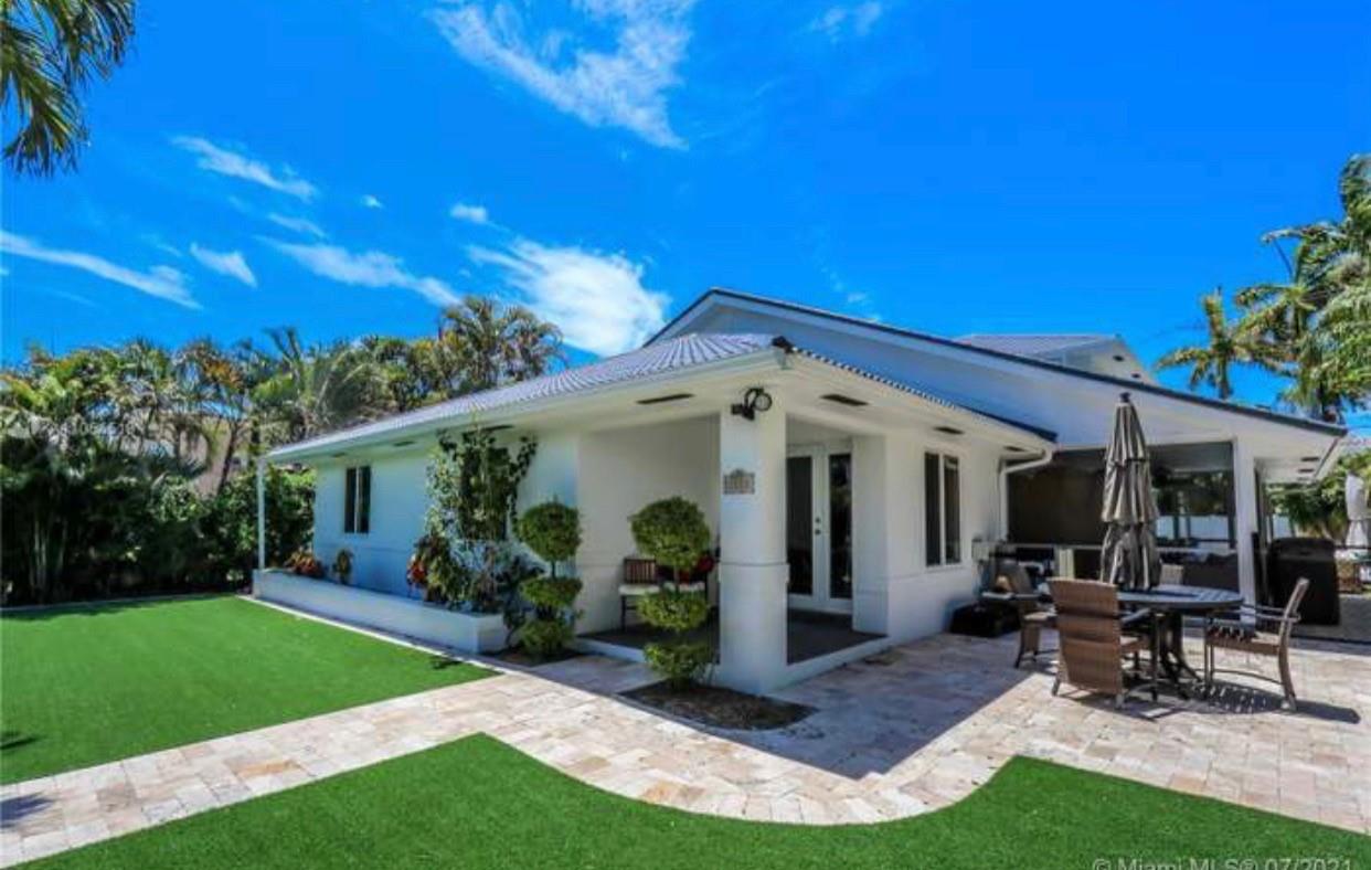 1550 Tyler St, Hollywood, FL, 33020/$1,200,000 1 1550 Tyler St
