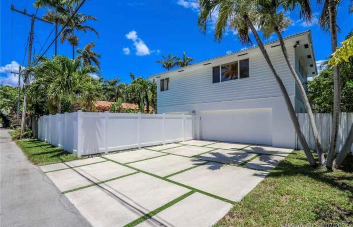 Hollywood 1-21 B - Residential