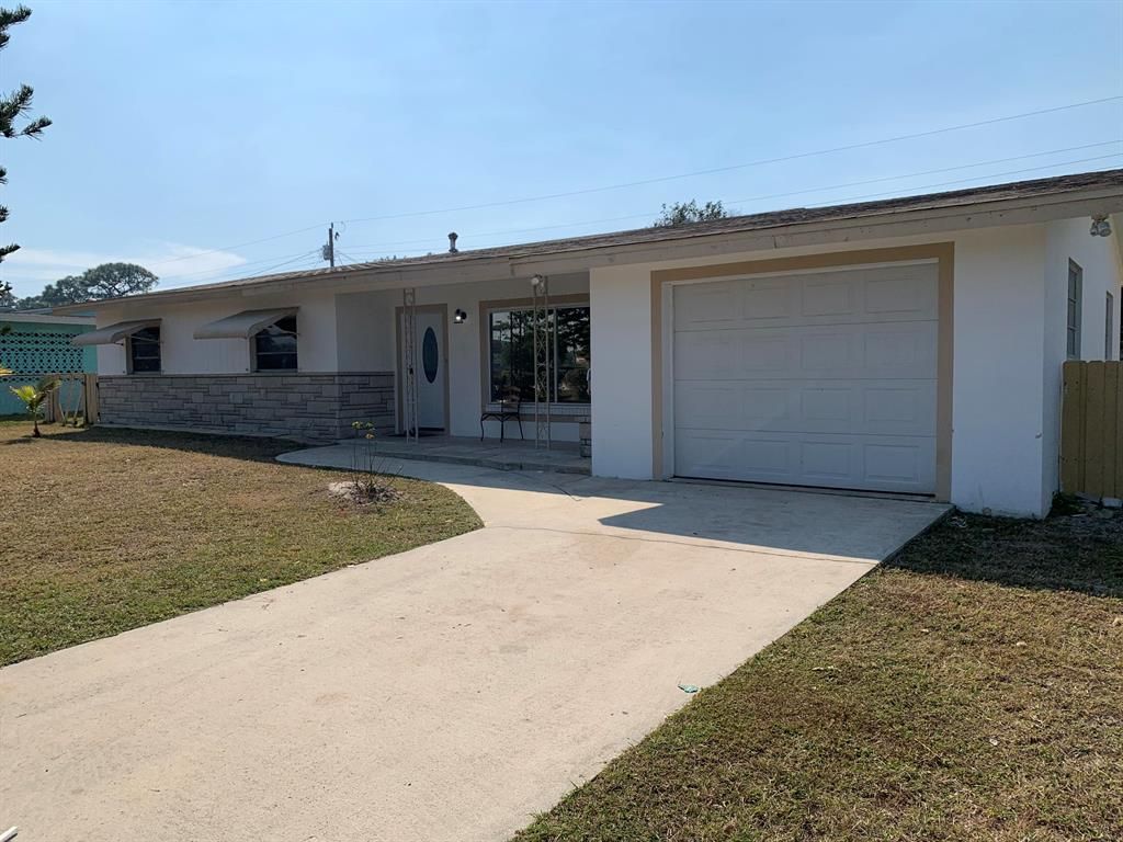 Photo of 110 NE Entrada Avenue, Port Saint Lucie, FL 34952 (MLS # R10677501)
