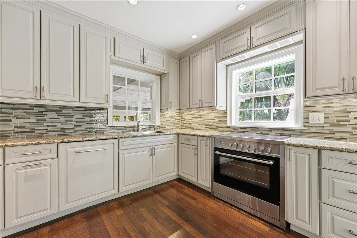 Las Olas Park Corr 6-12 B - Residential Lease