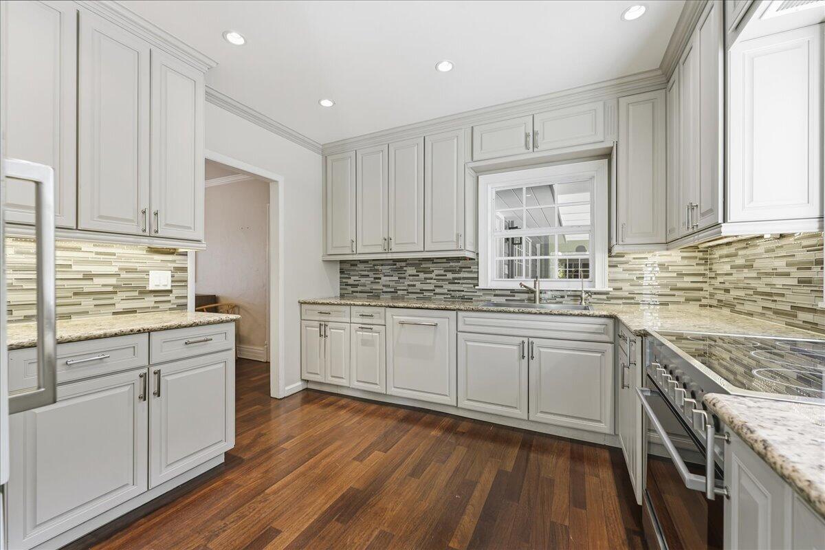 Las Olas Park Corr 6-12 B - Residential Lease