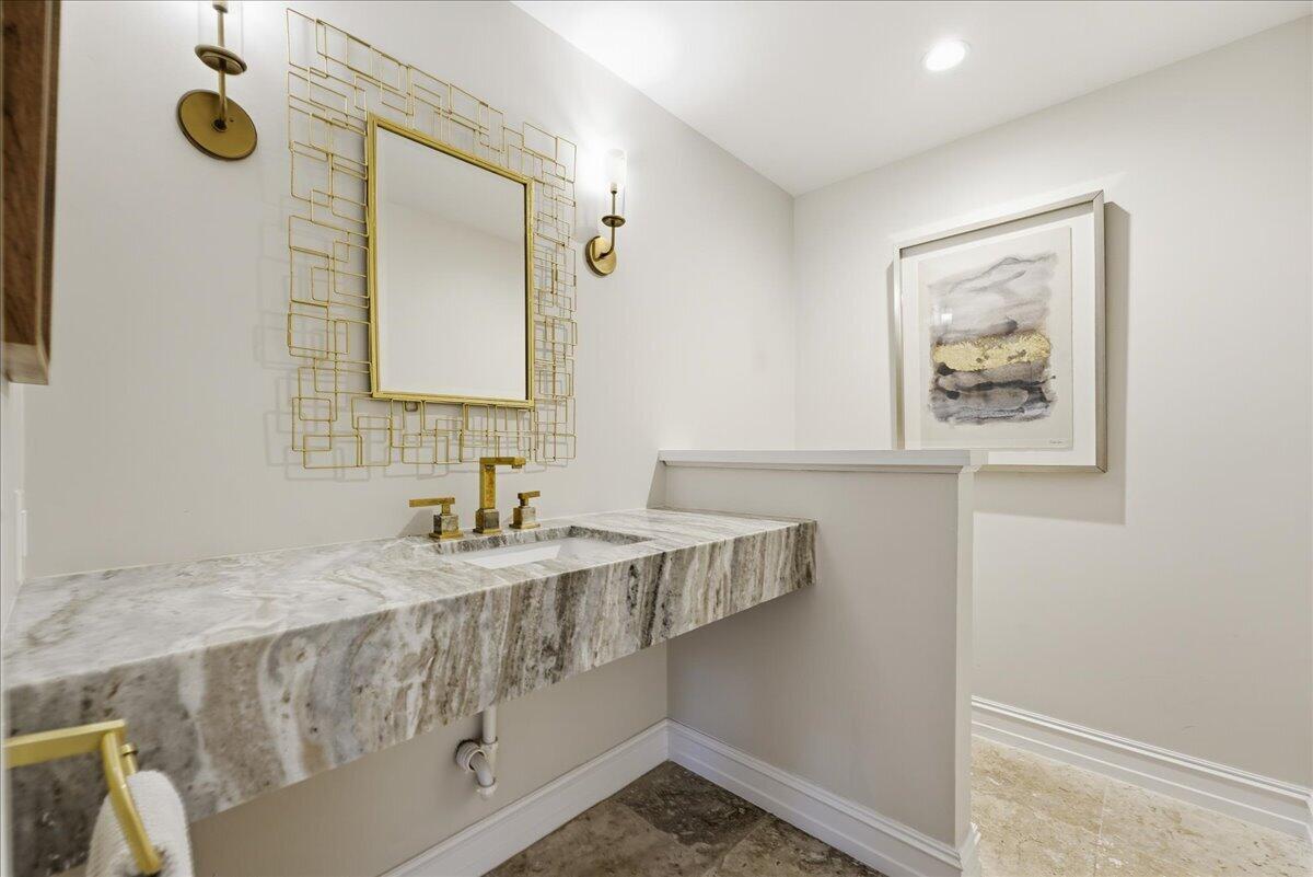 Las Olas Park Corr 6-12 B - Residential Lease