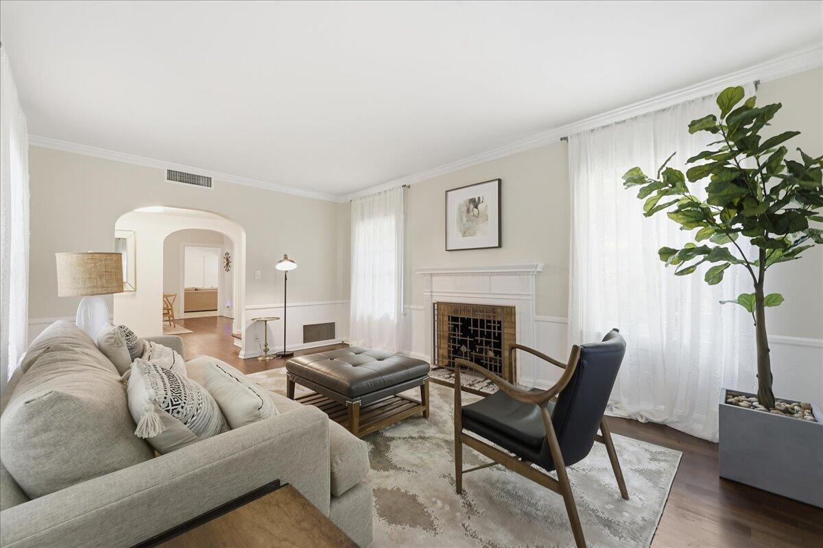 Las Olas Park Corr 6-12 B - Residential Lease