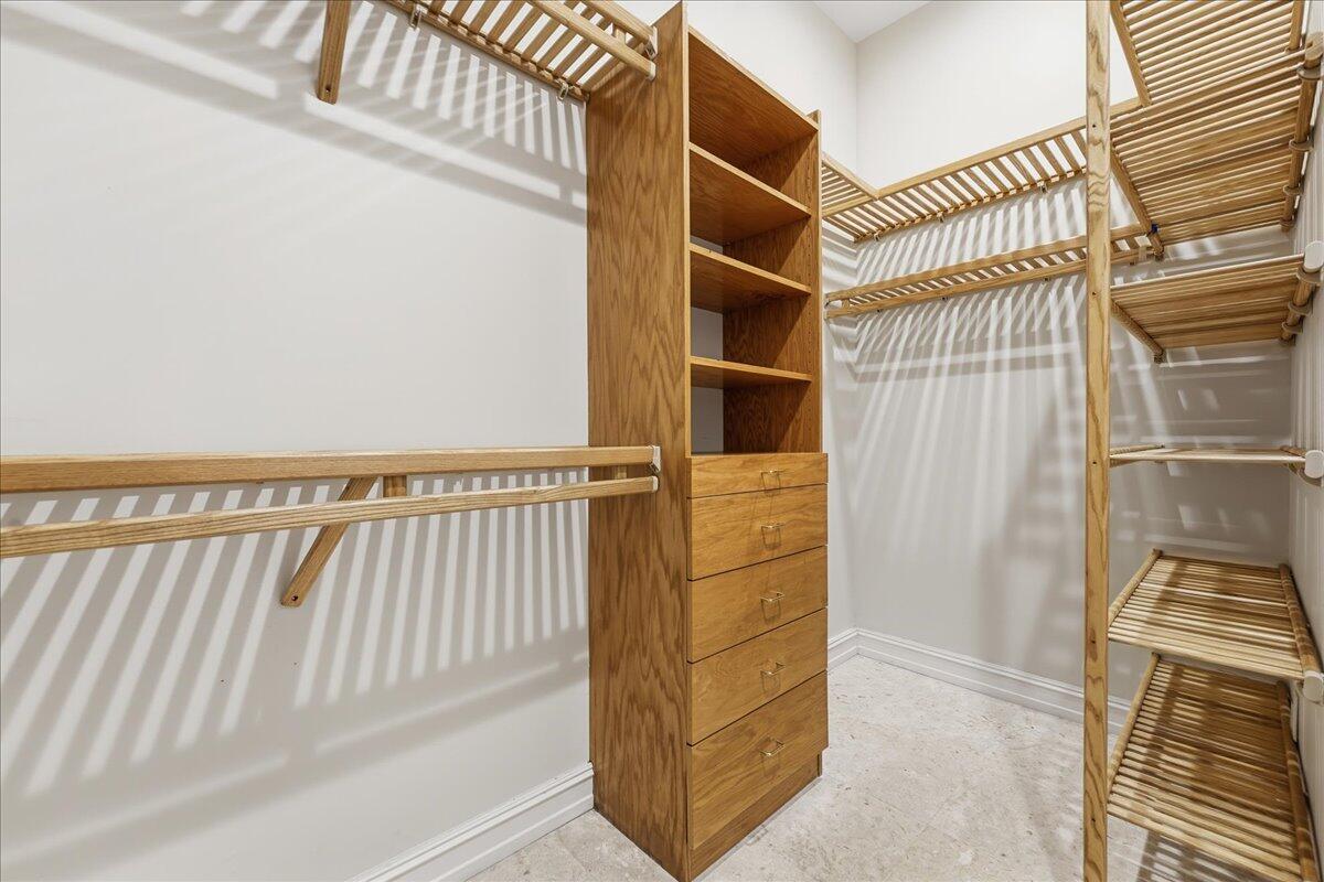 Las Olas Park Corr 6-12 B - Residential Lease