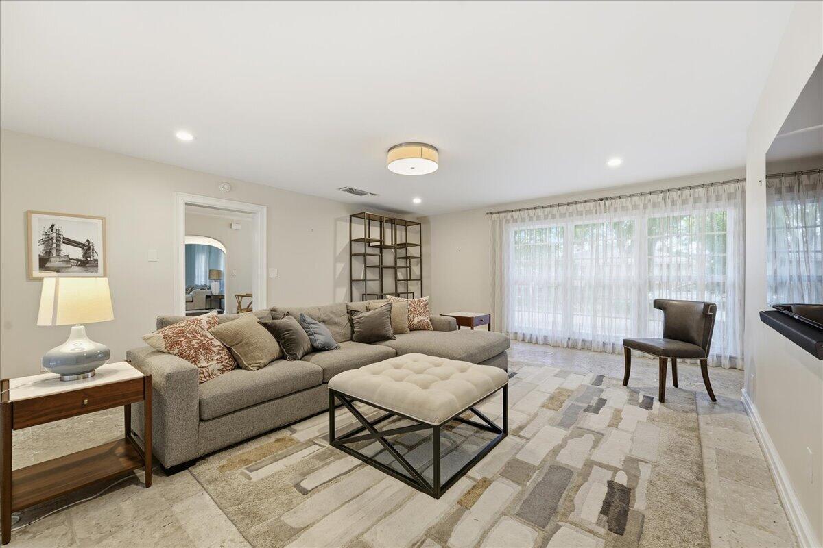 Las Olas Park Corr 6-12 B - Residential Lease