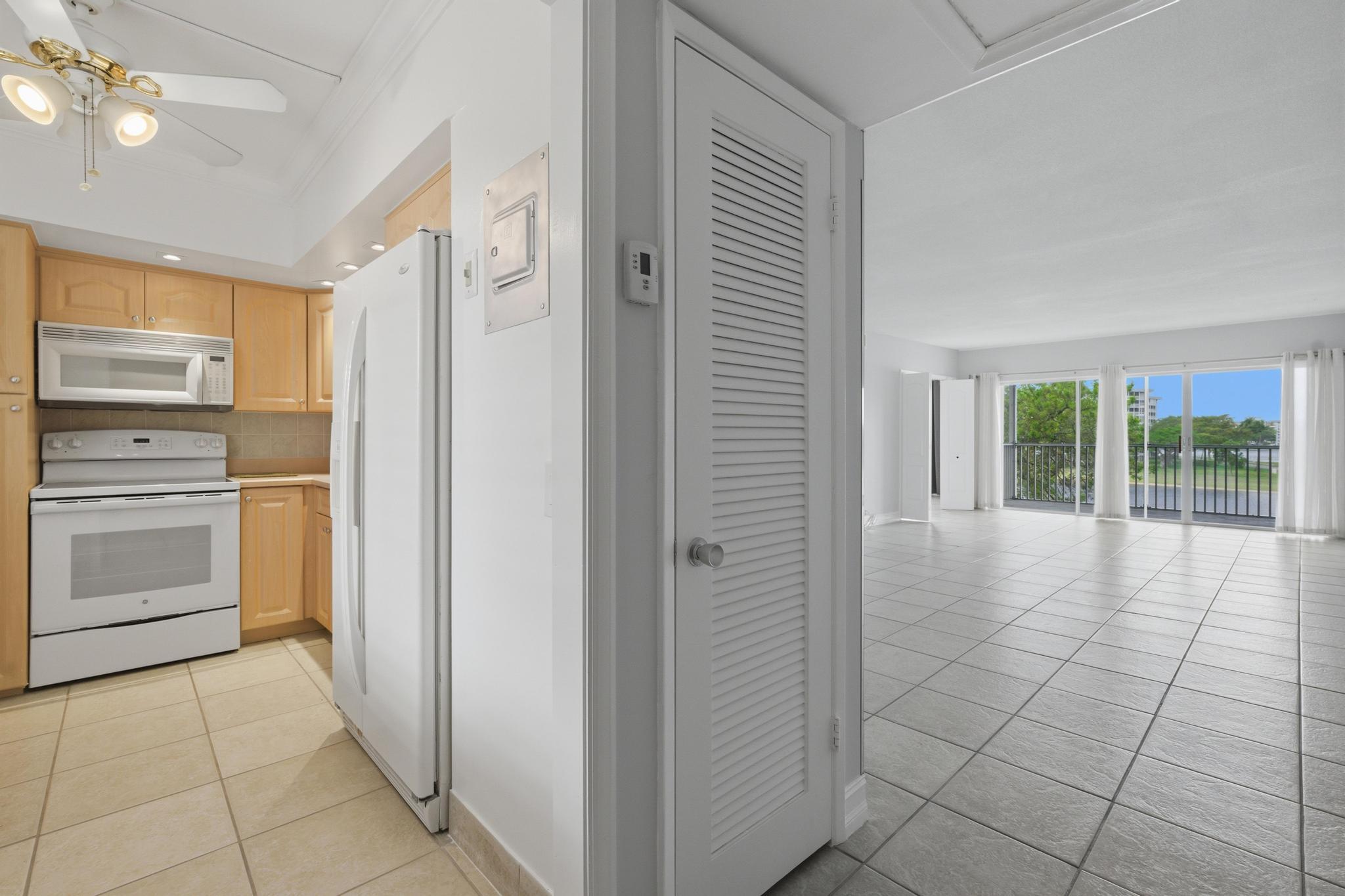 NO 7 PALM-AIRE COUNTRY CLUB - Residential Lease