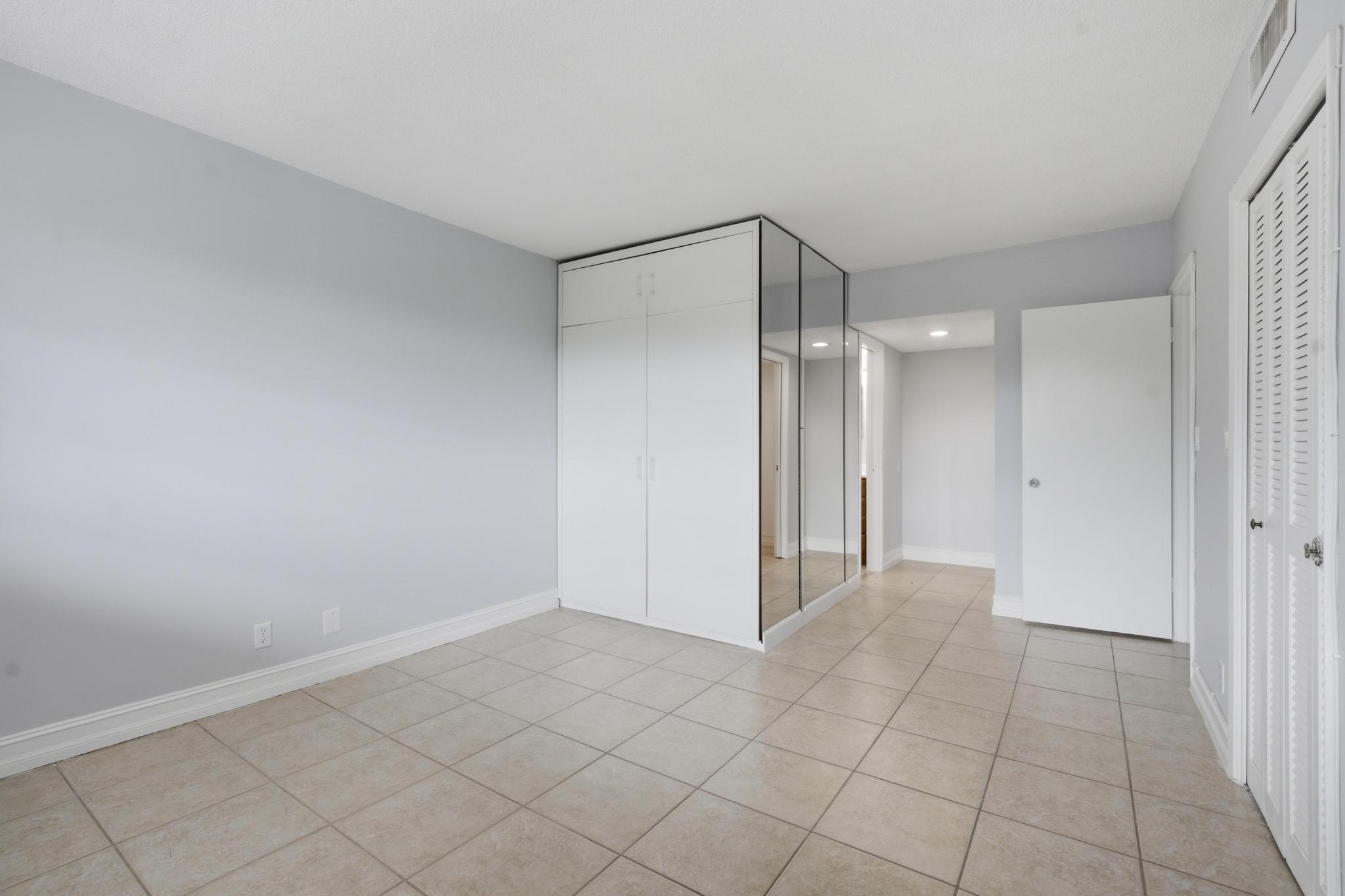 NO 7 PALM-AIRE COUNTRY CLUB - Residential Lease