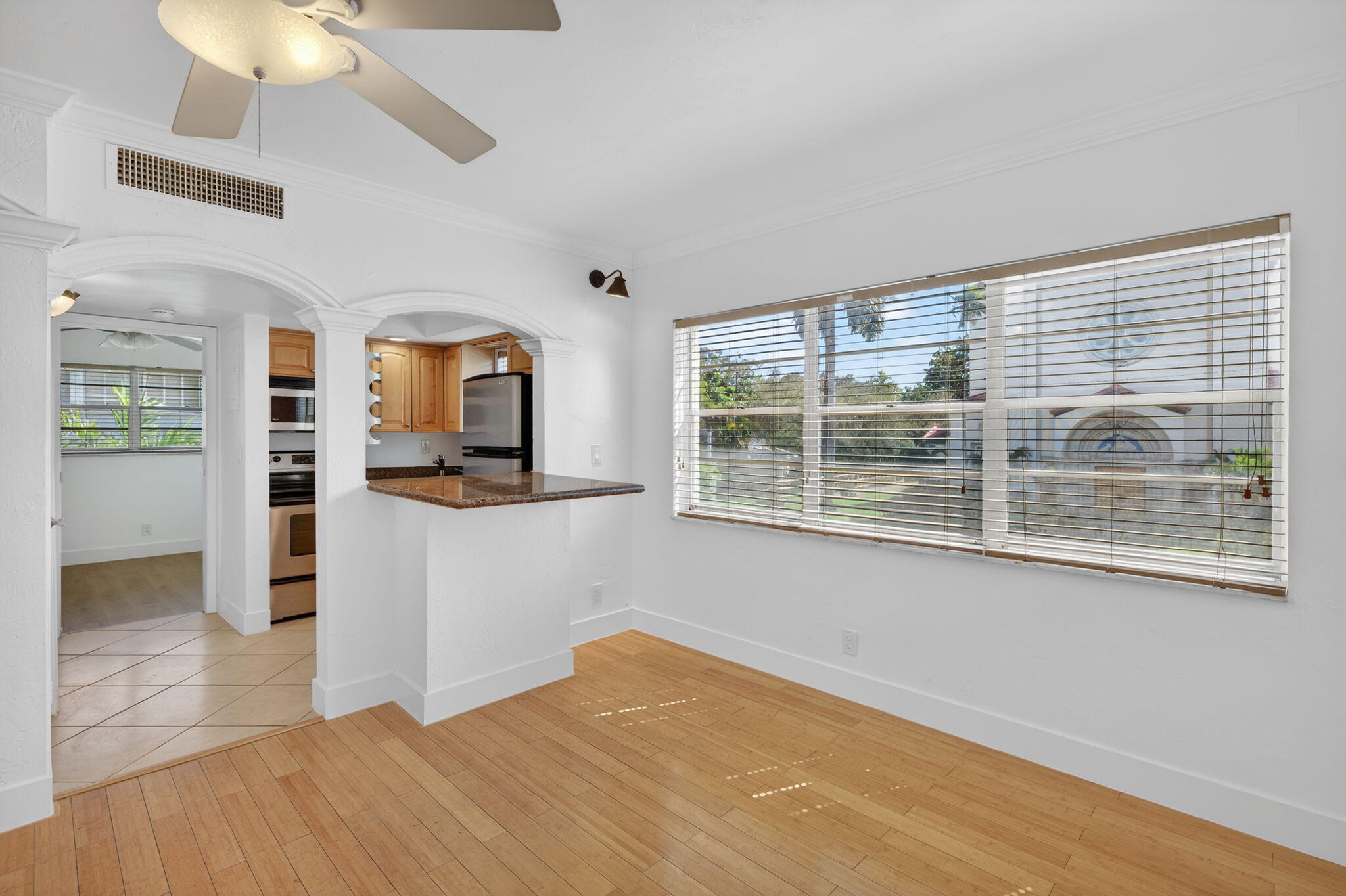 VICTORIA COURTS CONDO - Residential Lease