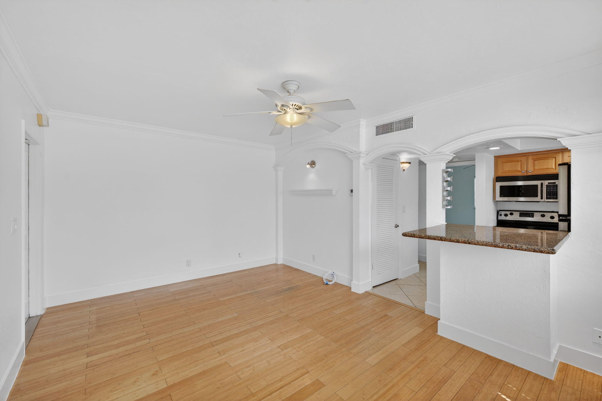 VICTORIA COURTS CONDO - Residential Lease