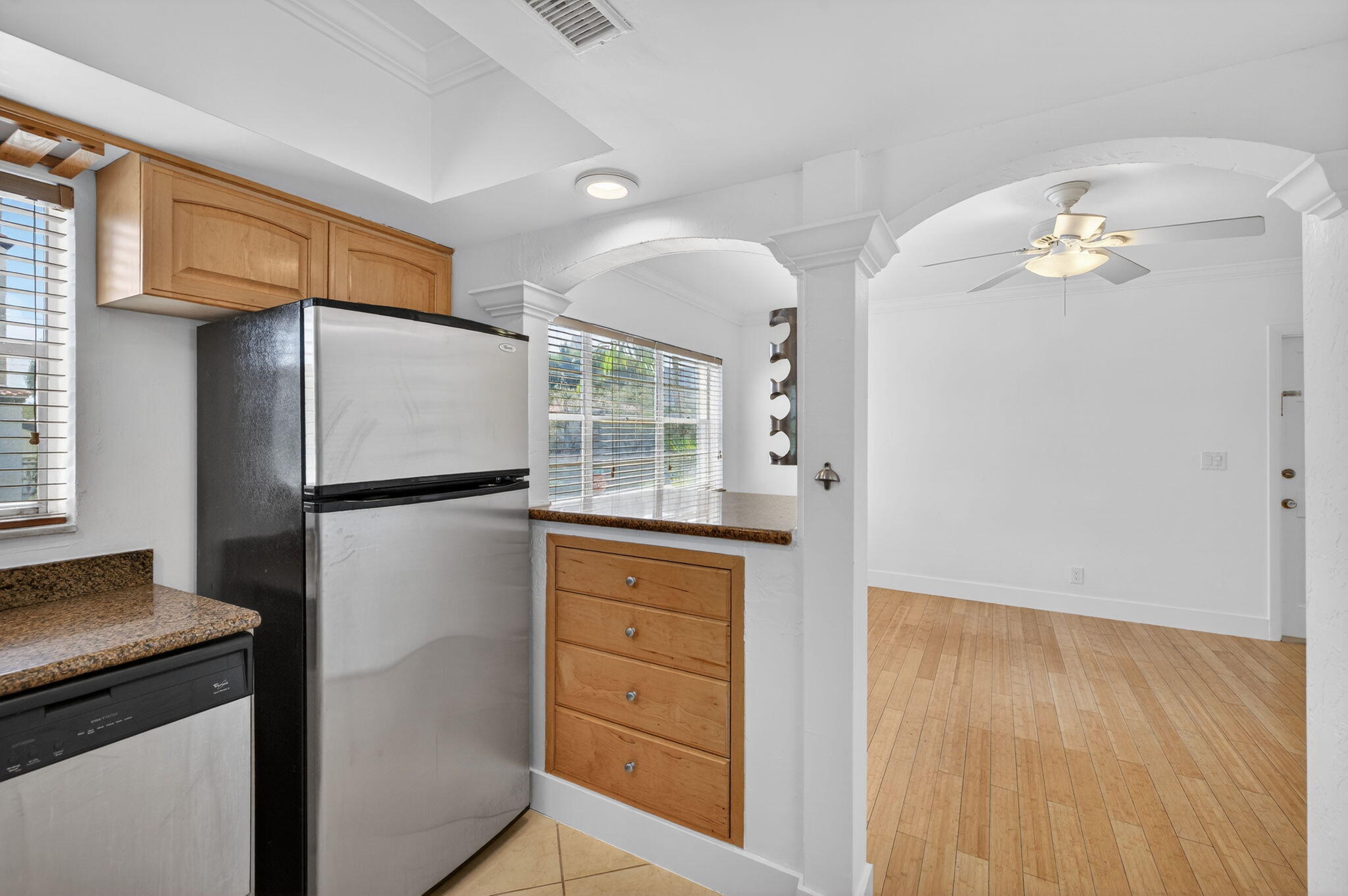 VICTORIA COURTS CONDO - Residential Lease