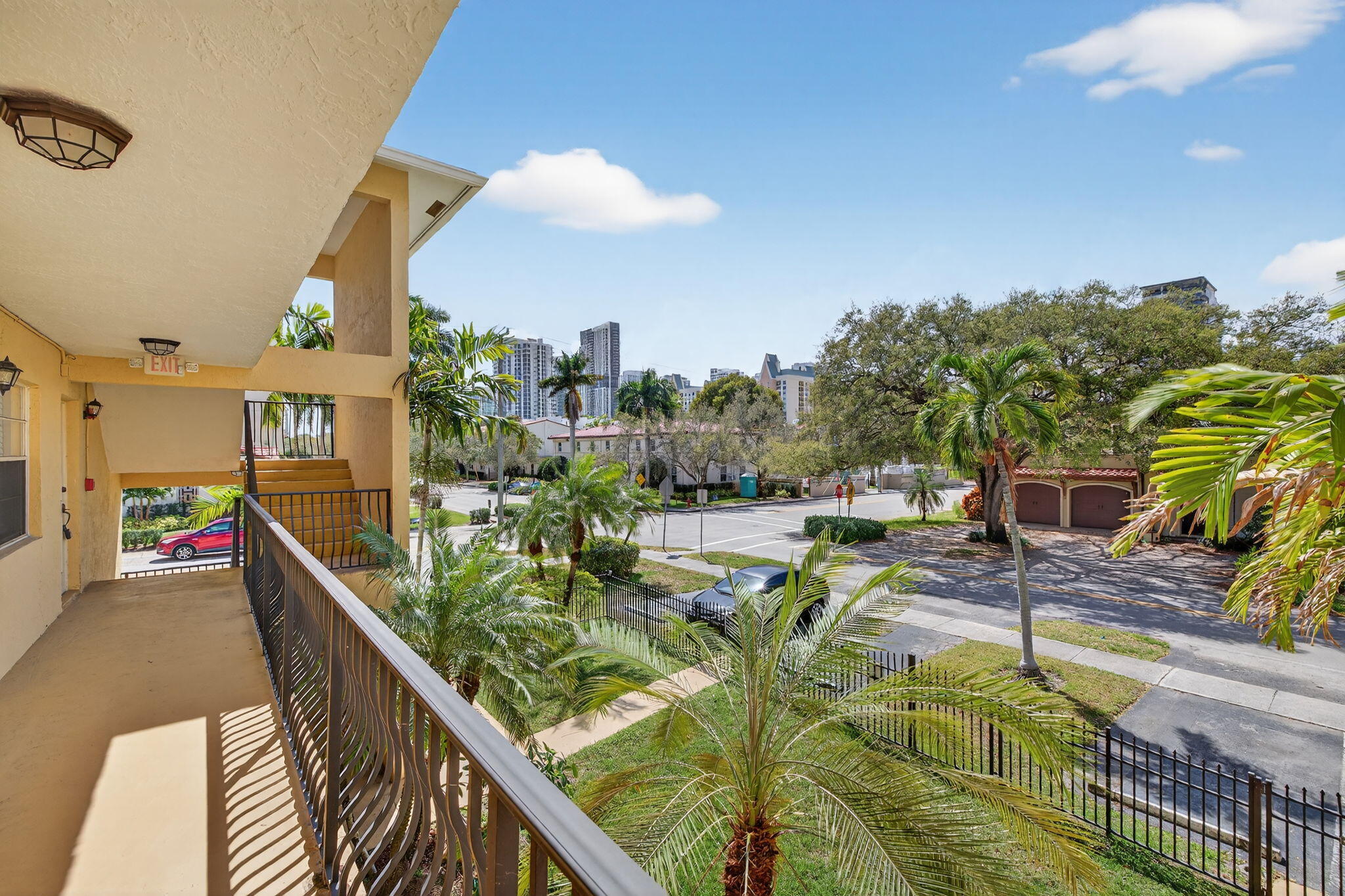 VICTORIA COURTS CONDO - Residential Lease