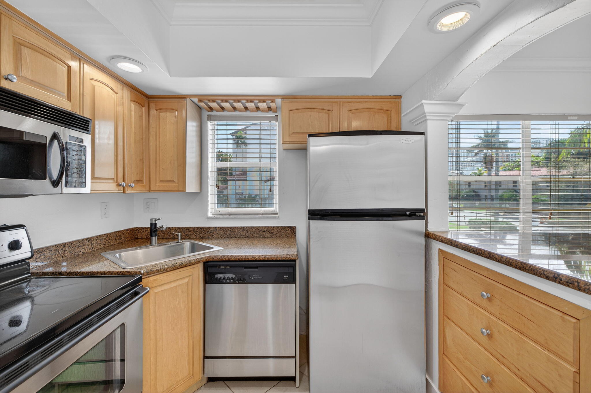 VICTORIA COURTS CONDO - Residential Lease