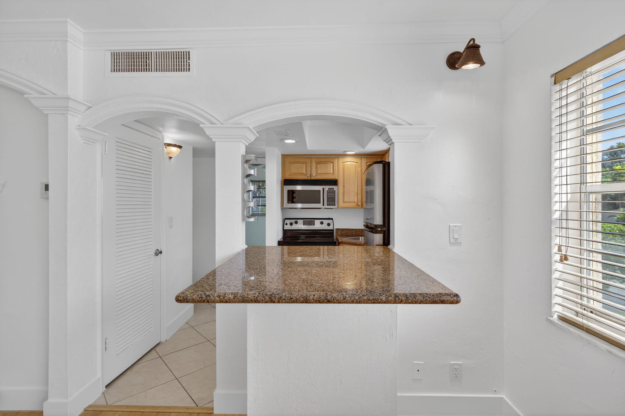 VICTORIA COURTS CONDO - Residential Lease