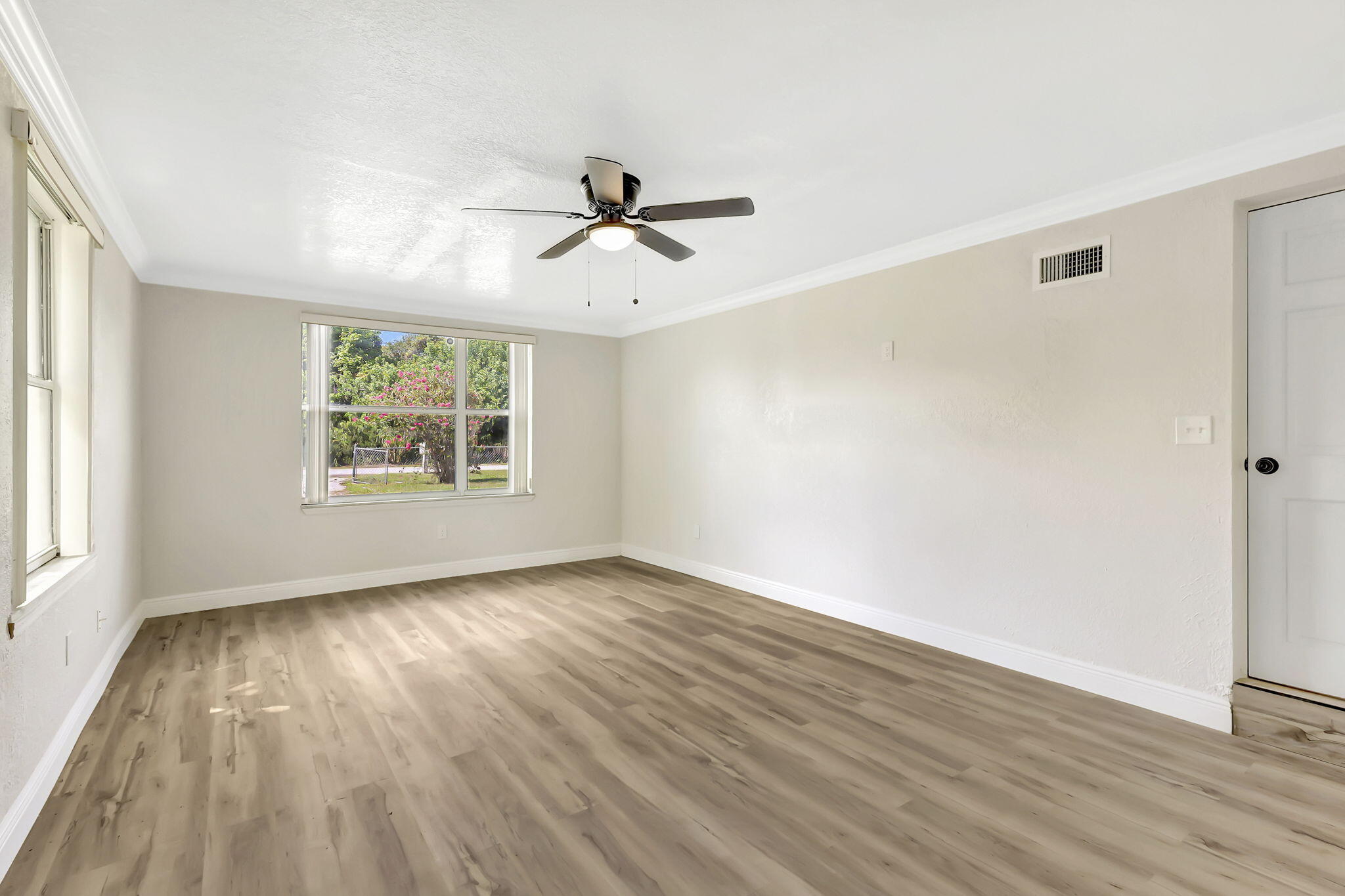 SUNLAND GARDENS - Residential Lease