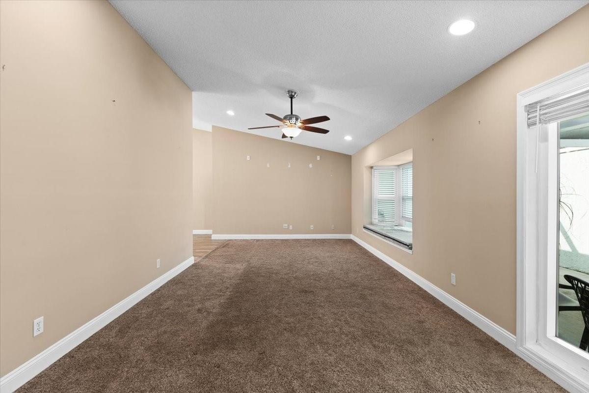 Sugar Pond Manor Wellingt - Residential