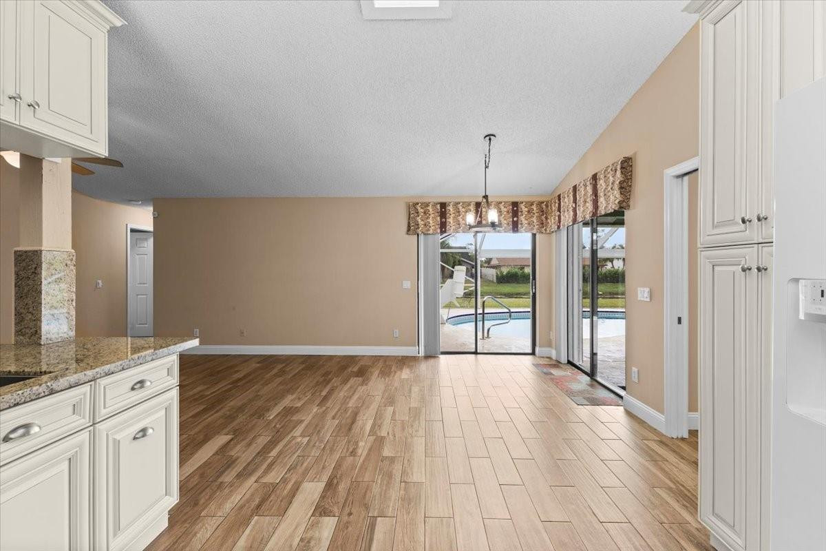 Sugar Pond Manor Wellingt - Residential