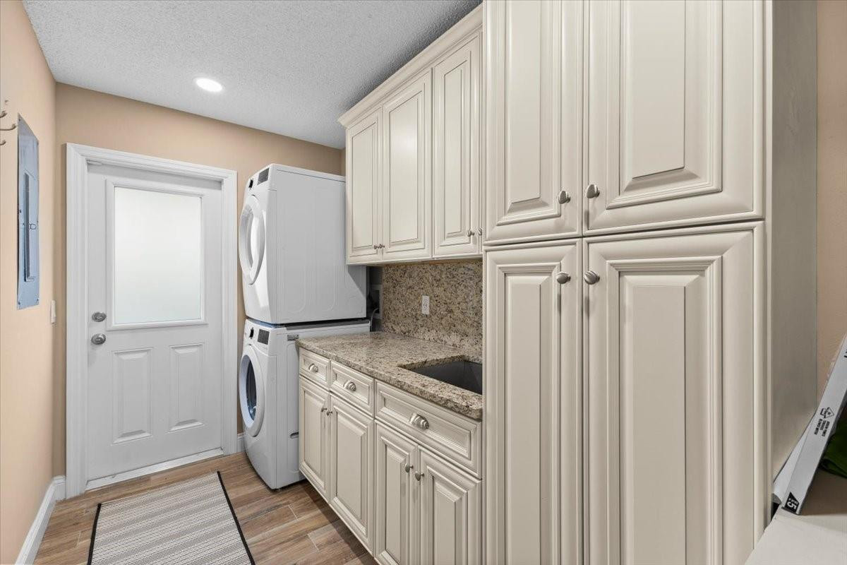 Sugar Pond Manor Wellingt - Residential