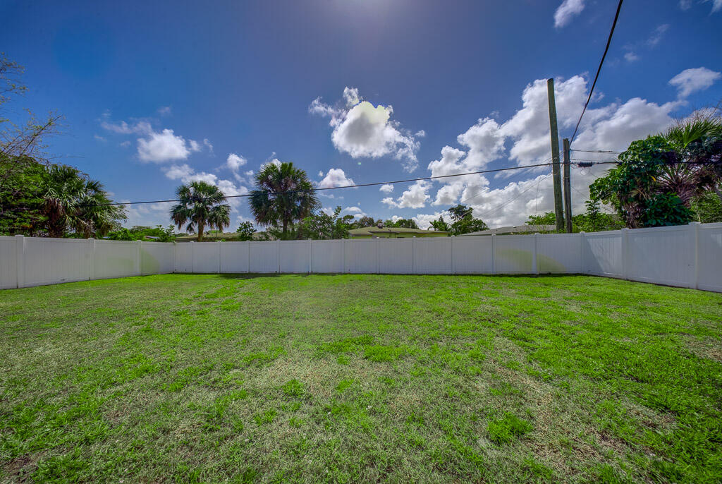 LAUDERDALE MANORS AMD PLAT - Residential Lease