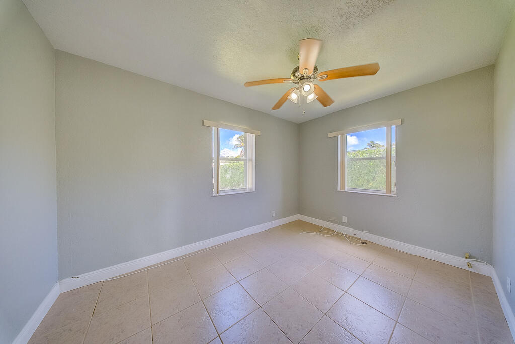 LAUDERDALE MANORS AMD PLAT - Residential Lease