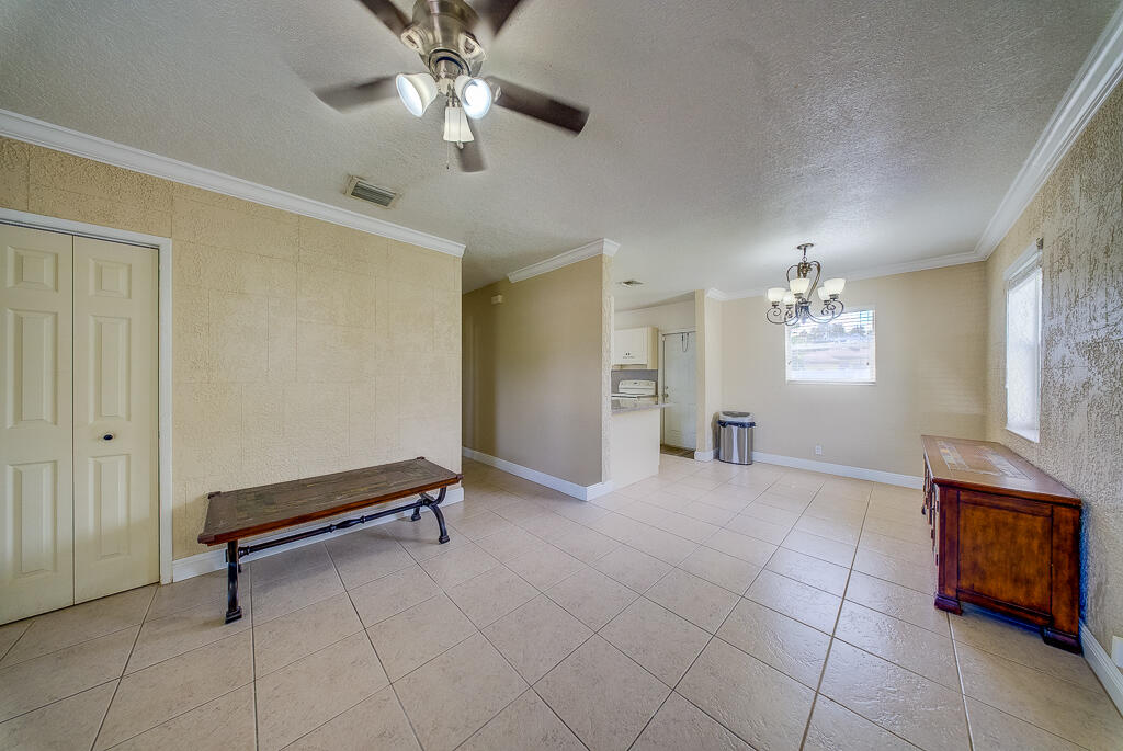 LAUDERDALE MANORS AMD PLAT - Residential Lease