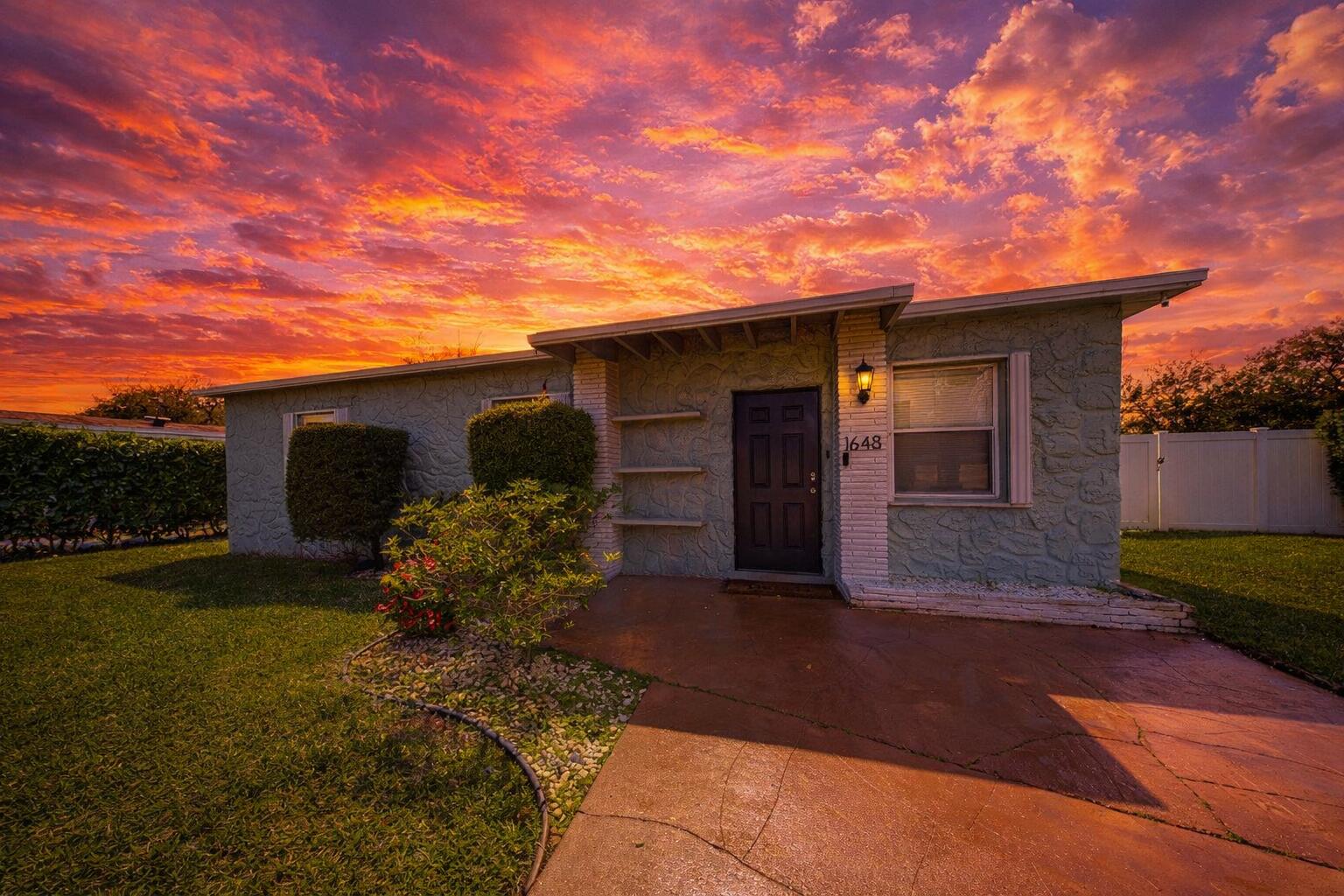 LAUDERDALE MANORS AMD PLAT - Residential Lease