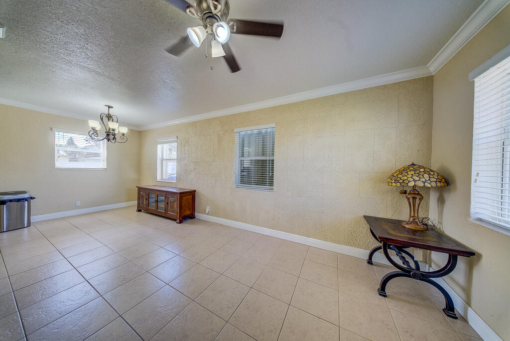 LAUDERDALE MANORS AMD PLAT - Residential Lease