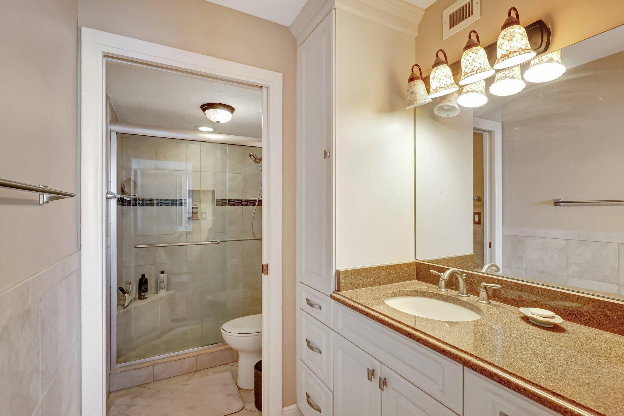 ISLAND CREST CONDOMINIUM - Residential Lease