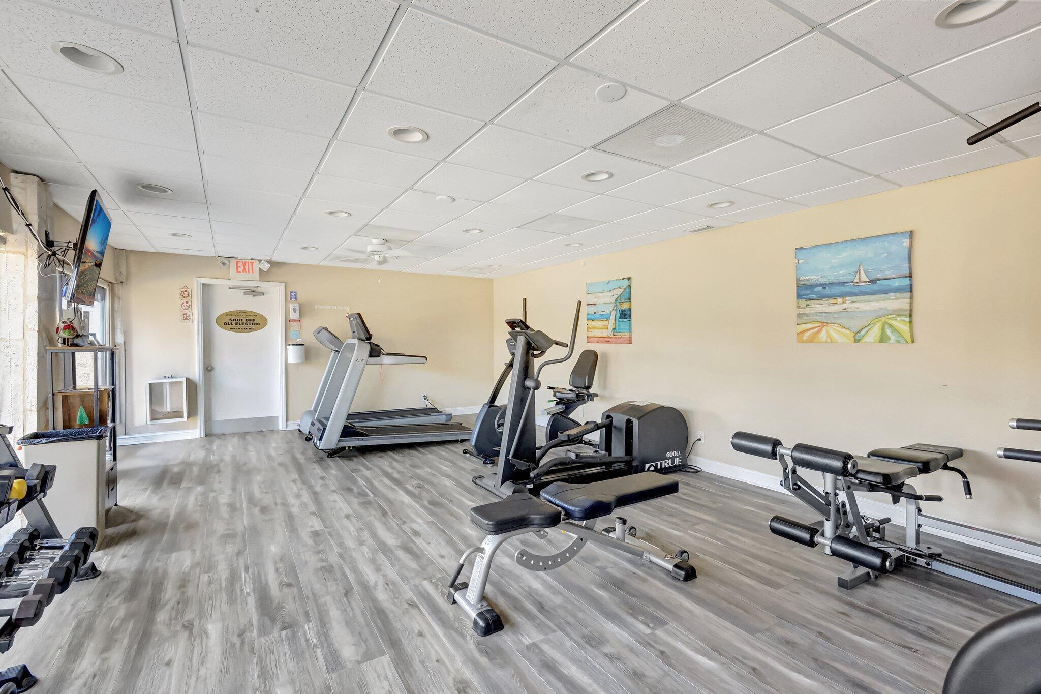 ISLAND CREST CONDOMINIUM - Residential Lease